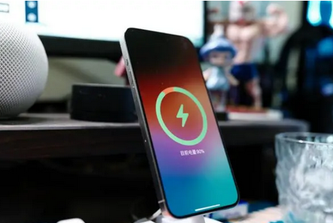 剑川苹果15换屏服务分享用什么充电器给iPhone15充电更好 